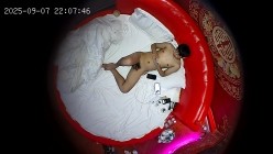酒店情趣电动床上帝视角偷拍 年轻情侣三天干连续干了很多次 累了饿了就点外卖睡觉14小时完整版 截图13