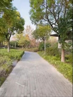 推特万众瞩目网红露出调教天花板【J神】私拍第十一弹~粉屄女神露出群P双洞开发灌肠各种无底线玩弄 截图2