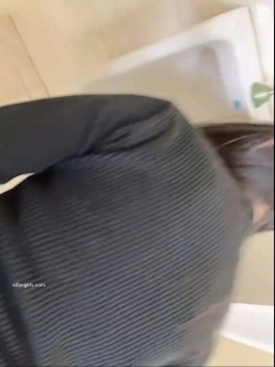 推特万众瞩目网红露出调教天花板【J神】私拍第十一弹~粉屄女神露出群P双洞开发灌肠各种无底线玩弄 截图15