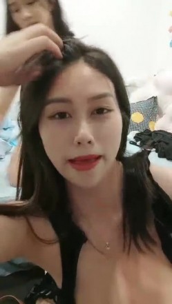 极品高颜冷艳御姐，反差小妈感女主播「金刚护撸娃」「小奶猫」密码房激情淫语撩骚，和姐妹下海大秀，互舔互口 截图5
