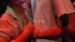 【猎奇资源 砂舞】舞厅内的淫乱 重金属质感般的性爱 抓奶 抠逼 摸屌 口爆 打站桩 站炮 激情篇 截图11