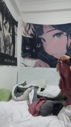 胸前纹身极品美少女！外表甜美乖巧！收费房大尺度，浴室洗澡湿身，妹妹很听话，跳蛋震穴，假吊快速抽插 截图1