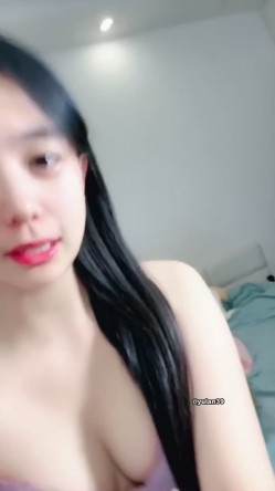 尤物推荐【芝芝】完美身材超性感 超强尺度裸舞跳蛋自慰喷水大屌抽插 上帝视角超级爽 截图3