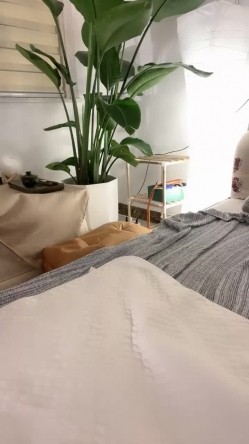 极品尤物网红御姐！居家道具自慰操逼！振动棒磨蹭阴蒂，炮友趁机插入，爽的淫水直流好骚 截图12