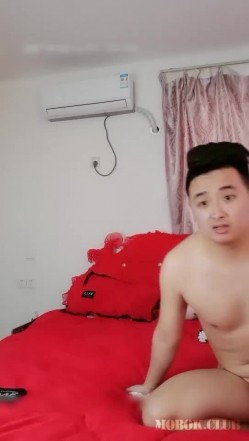 风骚居家夫妻婚房内啪啪,被狼友发现有点像自己小姨子,无巧不成书 截图11