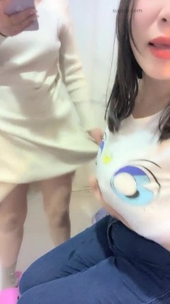 《稀缺资源重磅》猎奇圈内部分享热门视频极品大奶子哺乳期的奶妈疯狂露出自摸挑逗赚奶粉钱 截图9