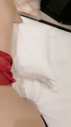 【强烈推荐 ️一饱眼福】人气高颜女神『奶球』携保时捷车模闺蜜下海捞金 两姐妹天天轮番被干 无套内射 全裸出镜 截图7