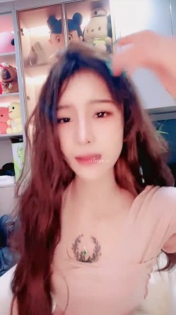 这么漂亮的女神都下海了【瑶瑶想吃糖】女神级小姐姐销魂自慰脸穴同框 截图4