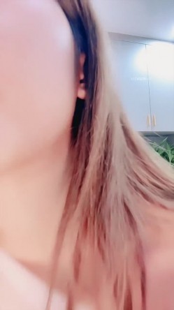 这么漂亮的女神都下海了【瑶瑶想吃糖】女神级小姐姐销魂自慰脸穴同框 截图16