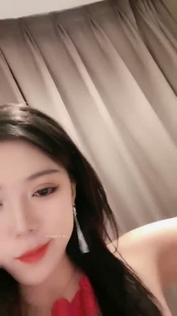 顶级颜值女模特【女模小草莓】掐脖子无套狂操白浆直流，渣男一点儿也不怜香惜玉狂干！ 截图2