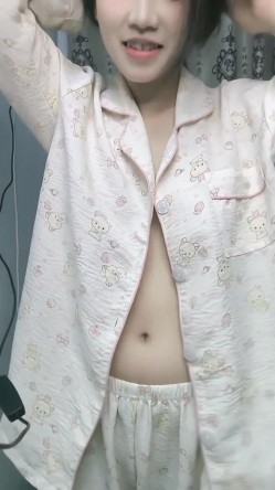 顶级纯欲学妹【你的小月月】长发大奶圆又挺 皮肤细腻 长腿翘臀 美翻了 猛操 颜射 截图1