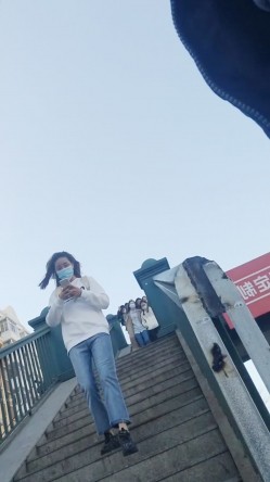 黑虎露出系列 牛人街头露JB对着年轻貌美的妹子打飞机 高颜值高画质 心脏巨大之人 截图8