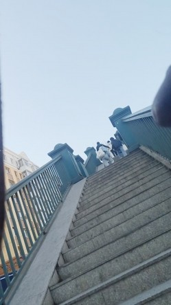 黑虎露出系列 牛人街头露JB对着年轻貌美的妹子打飞机 高颜值高画质 心脏巨大之人 截图14