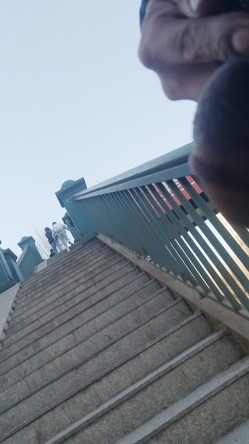 黑虎露出系列 牛人街头露JB对着年轻貌美的妹子打飞机 高颜值高画质 心脏巨大之人 截图15