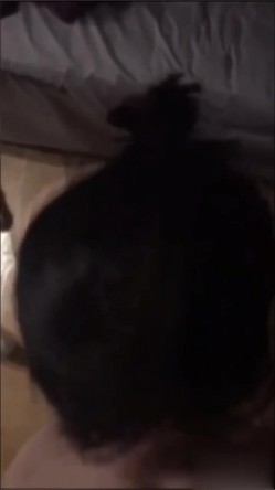 网红露脸口交，这口活儿没得说，又快又爽。男：喜欢吃大鸡巴吗？ 女：嗯摁，我想要鸡鸡打我脸，哈哈~哈哈。 截图3