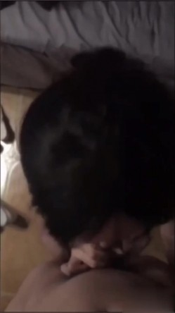 网红露脸口交，这口活儿没得说，又快又爽。男：喜欢吃大鸡巴吗？ 女：嗯摁，我想要鸡鸡打我脸，哈哈~哈哈。 截图5