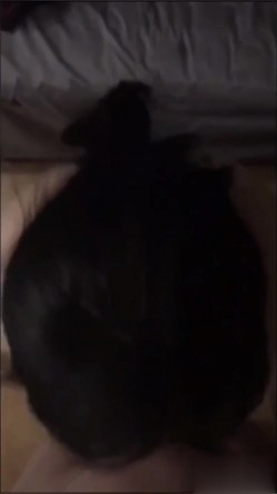 网红露脸口交，这口活儿没得说，又快又爽。男：喜欢吃大鸡巴吗？ 女：嗯摁，我想要鸡鸡打我脸，哈哈~哈哈。 截图10