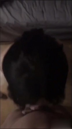 网红露脸口交，这口活儿没得说，又快又爽。男：喜欢吃大鸡巴吗？ 女：嗯摁，我想要鸡鸡打我脸，哈哈~哈哈。 截图11