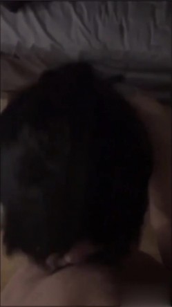 网红露脸口交，这口活儿没得说，又快又爽。男：喜欢吃大鸡巴吗？ 女：嗯摁，我想要鸡鸡打我脸，哈哈~哈哈。 截图13