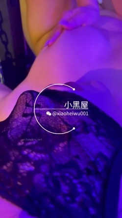 最新流出新时代网黄V信推特人气调教大咖xiaoheiwu私拍，多位极品小姐姐啪啪露出野战调教各种花样完整版 截图14