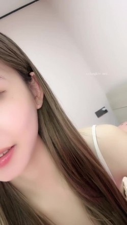 人气女神来袭，明星颜值，大美女，【广州大学生】，身材曼妙前凸后翘，白浆从洞洞流出 截图1