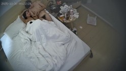 酒店偷拍 连续两天入住情侣气质甜美又身材不错的美女喜欢上位榨取男友精液 截图11