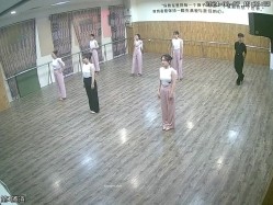舞蹈班《监控破解》偷拍多位美女学员后台换衣服 截图10
