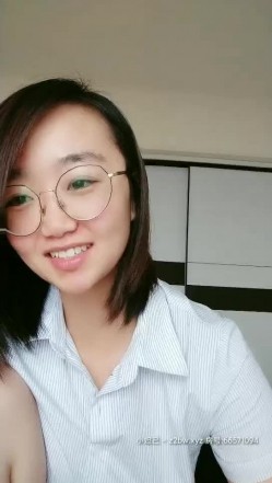 【研究生无奈】学霸下海历程13天全收录，理科学霸，从网贷的漩涡，到卖肉的泥潭，讲述跟前男友的性爱，从最初的拘谨到黑牛道具都精通 截图4
