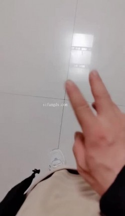 宝马开道，【破处小淫龙】，深夜外出勾搭，催情药一上，再加上金钱诱惑，无套车震小少妇，紧张刺激！ 截图2
