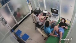 国内某妇科医院监控偷拍妹子做阴超 大棍子插入阴道疼得妹子直咧嘴 截图7