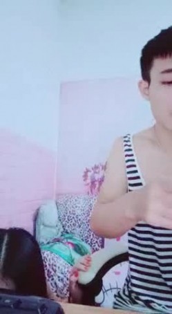 男俊女美 情侣主播双双露脸收费开秀 口交啪啪 玩的姿势不少 妹子真是颜值好身材也苗条 截图6