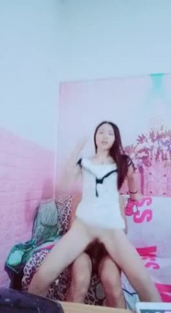 男俊女美 情侣主播双双露脸收费开秀 口交啪啪 玩的姿势不少 妹子真是颜值好身材也苗条 截图11
