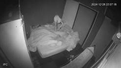 黑客破解家庭网络摄像头偷拍口活不错的年轻夫妻日常性生活喜欢六九式 截图5