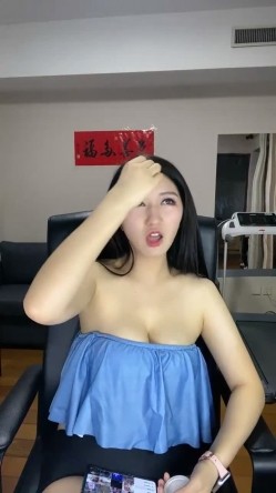 爆炸性消息！真网红，刚出狱就开始了，【沈樵】12月入驻七彩全裸首秀，撩骚讲八卦，介绍自己拍的各种A片 截图3