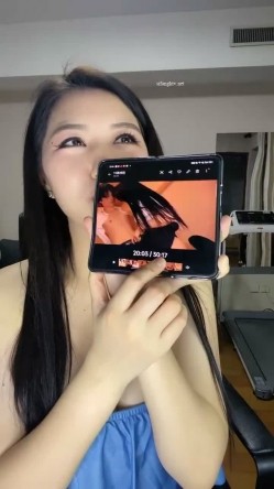 爆炸性消息！真网红，刚出狱就开始了，【沈樵】12月入驻七彩全裸首秀，撩骚讲八卦，介绍自己拍的各种A片 截图8