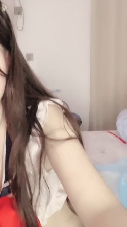 萝莉校花推荐 超正点【1点萝】美到让你鸡巴翘起 道具自慰喷水 看脸就能射的学生妹 罕见啪啪干爽 截图3