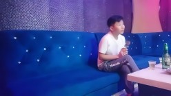 歌厅探花陈先生_KTV啪啪，白衣超短裤苗条小妹 截图3