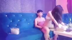 歌厅探花陈先生_KTV啪啪，白衣超短裤苗条小妹 截图10