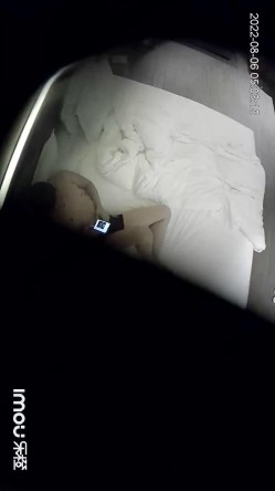 最新乐橙酒店偷拍 ️几对男女开房啪啪男的给女炮友舔逼 截图12