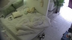 酒店偷拍 带行李入住年轻情侣女友玩游戏看男友掏出鸡巴把玩忍不住要和男友干一炮 截图16