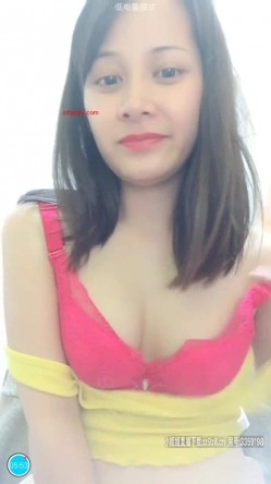 长相清纯的学生校花 主播 小总总 收费房裸体 揉奶 手指扣逼秀 截图2