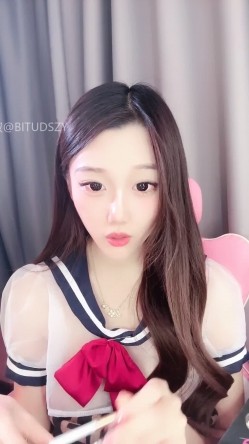 ️神级女神【董小姐】高端女神！模特身材~裸舞~道具自慰~白浆直流！ 截图15