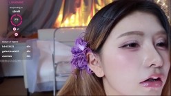 ️人气女神【Kiki-2025】女神强势回归！护士紫色丝袜、口爆，拉珠 边喷边搅 截图2