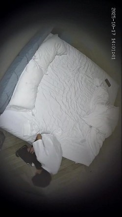 酒店偷拍 年轻情侣开房小哥开干前先给漂亮女友拍个淫照口爆后入不能少 截图6