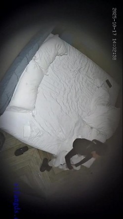 酒店偷拍 年轻情侣开房小哥开干前先给漂亮女友拍个淫照口爆后入不能少 截图8