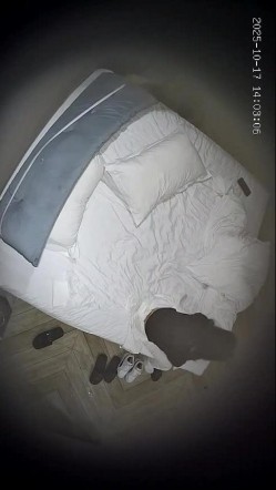 酒店偷拍 年轻情侣开房小哥开干前先给漂亮女友拍个淫照口爆后入不能少 截图9