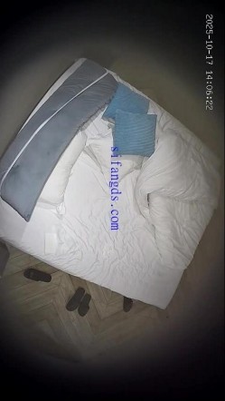 酒店偷拍 年轻情侣开房小哥开干前先给漂亮女友拍个淫照口爆后入不能少 截图16