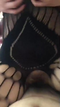 曹阿姨：讨厌，不要撸我脸和胸，哇哈哈哈啊啊啊，撒娇式不要拍脸~~阿姨真会玩，坐骑、鸡巴蹭G点！ 截图4