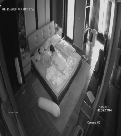 家庭摄像头史诗级破解偷拍！无敌爆乳超美少妇和老公4个月日常做爱全都录下来 截图2