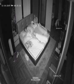 家庭摄像头史诗级破解偷拍！无敌爆乳超美少妇和老公4个月日常做爱全都录下来 截图8